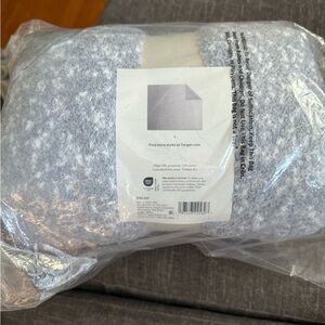Blanket Reversible Ombre Cozy Throw
Blanket Blue/Gray - Threshold™